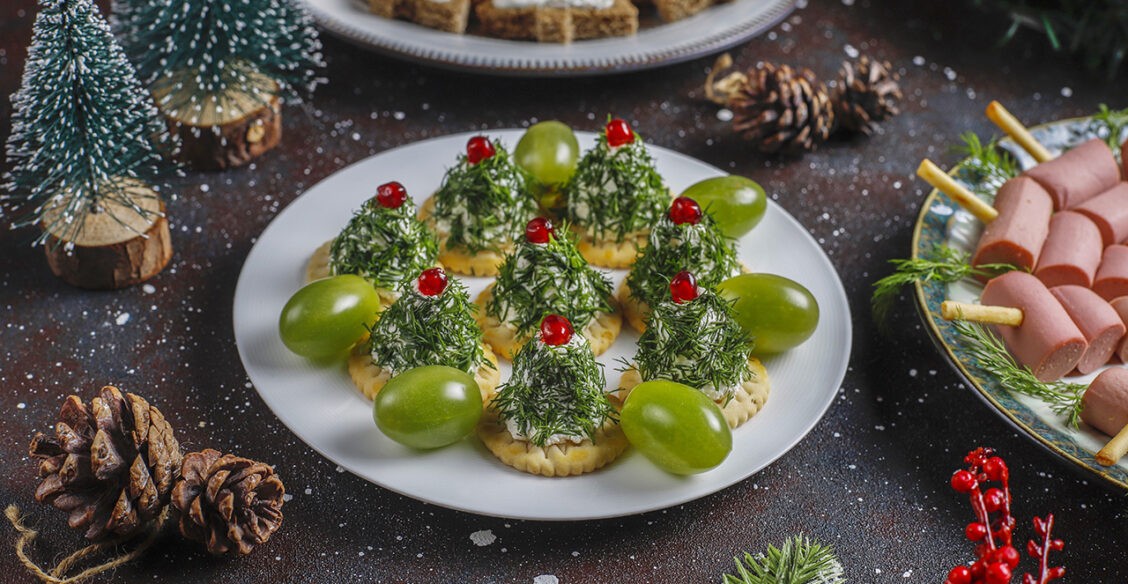 Курица в тесте, рыбная закуска и шоколадный торт. Новогодние рецепты от редакции «Правмира»