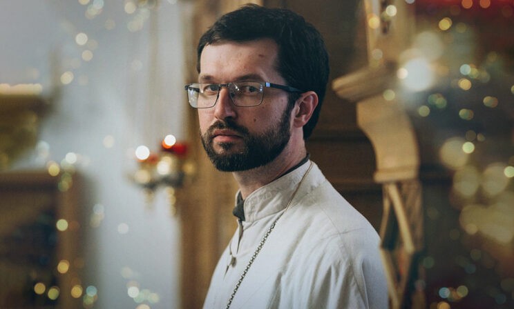 «В Рождество чувствуешь — мы Богу не безразличны». Священник Александр Сатомский