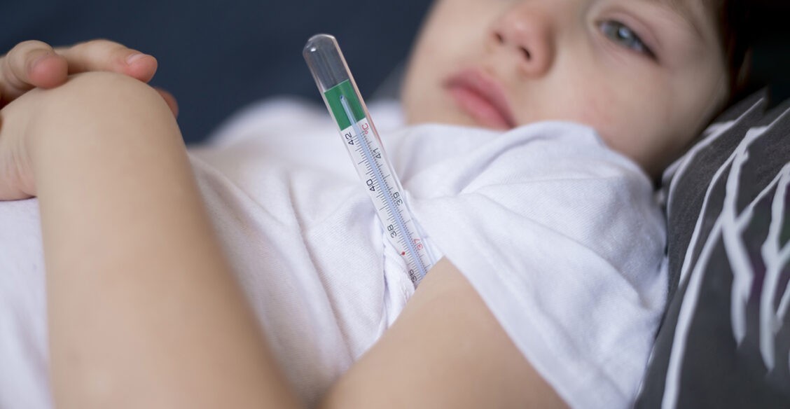 Ребенок два дня ходит в детский сад — три недели болеет. В чем причина?