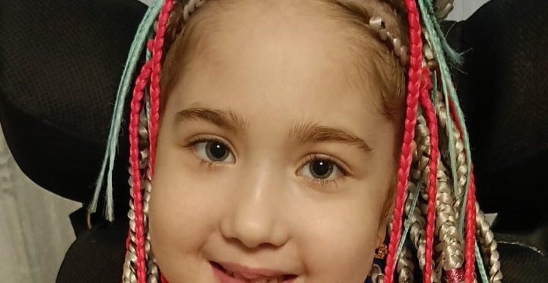 Сначала Даша перестала говорить, а потом начались судороги