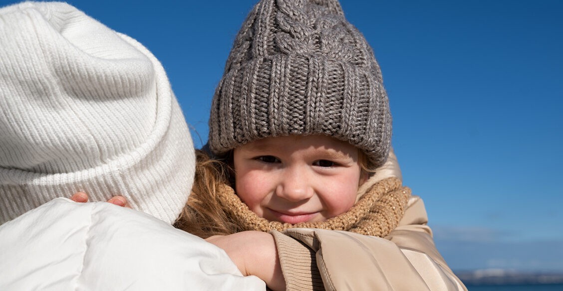 Можно ли детей окунать в прорубь на Крещение? Отвечает врач-педиатр