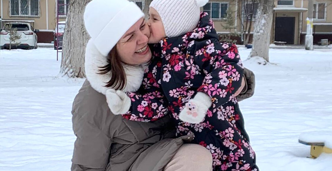 Ангелина провела в колонии два года и все это время не видела дочь. Адвокаты доказали самооборону