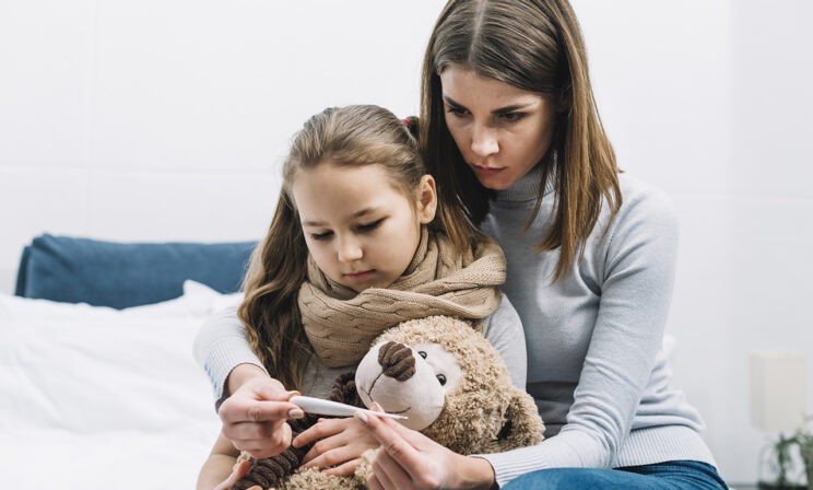 У ребенка температура, надо ли вызывать врача на дом?