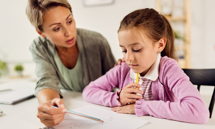 «Репетитора мы наняли уже в третьем классе». Истории родителей