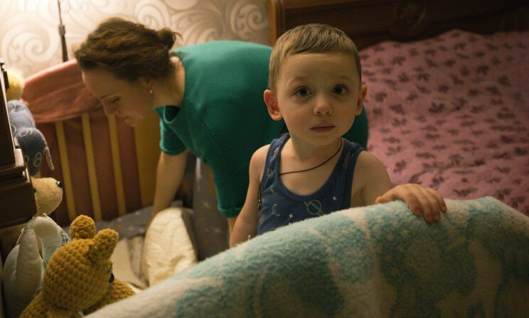 «Вывели мальчика, я говорю: “Давай поиграем”, а он игрушки на место убирает». Как Оксана лялечку искала