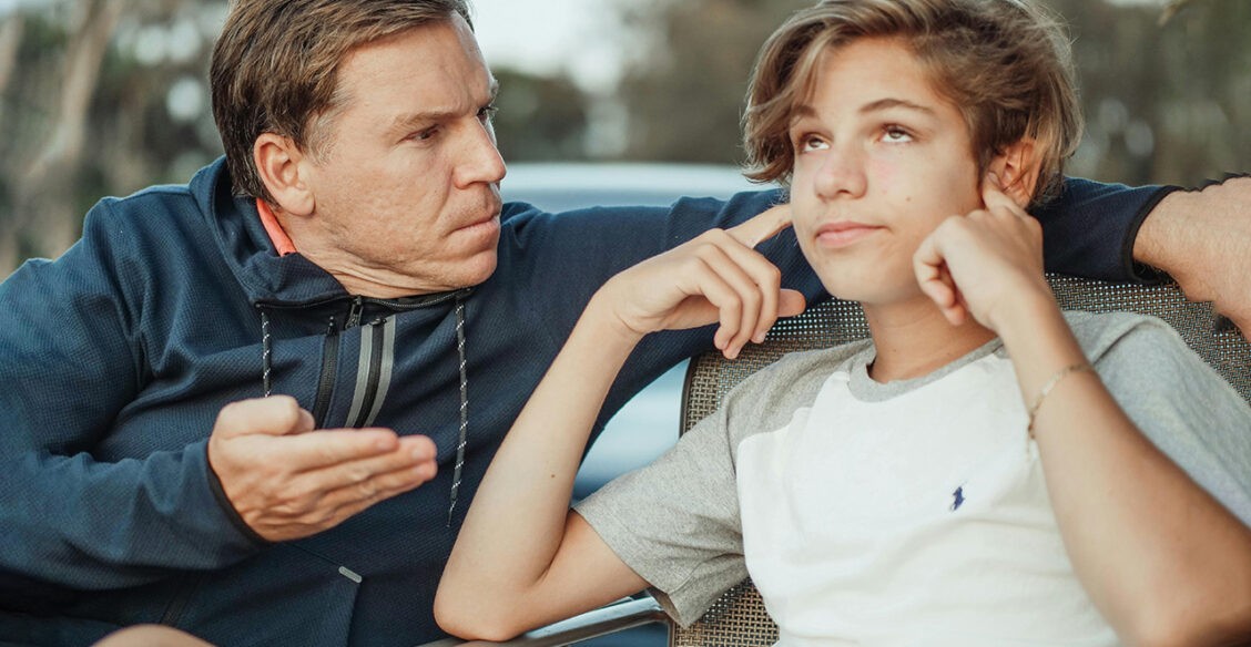 «Я тебе тут глаза позакатываю». Правила родителей при хамстве подростков