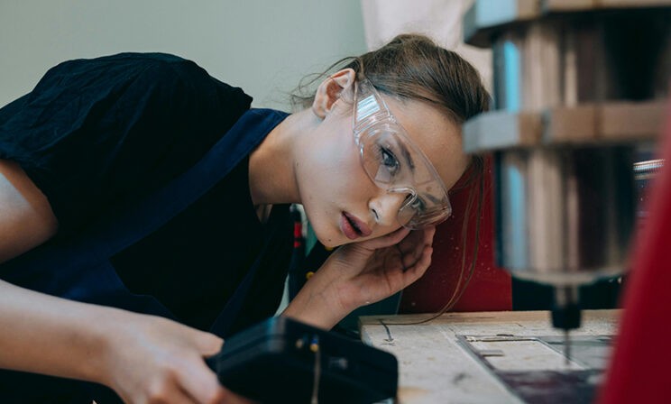 В России планируют сократить список запрещенных для женщин профессий