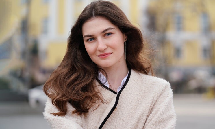 «Бросила Вышку через полгода, чтобы учиться в двух вузах сразу». Студентка — о ЕГЭ и гонке за рейтингом