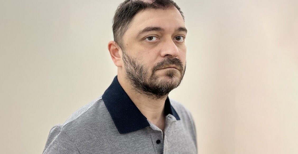 «Почему папа все переспрашивает?» У Евгения проблемы с памятью после операции на мозге