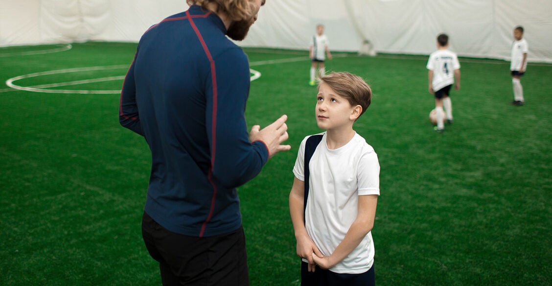 «Сына травят в футбольной команде из-за роста». 6 шагов, чтобы это прекратить