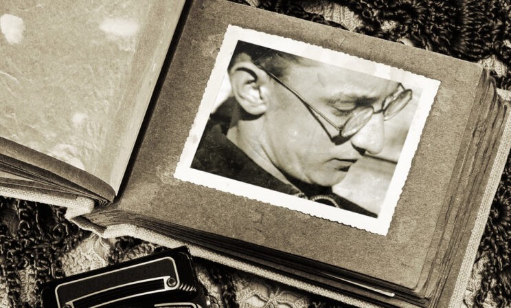 «Пуля попала в орден Красной Звезды, а оттуда рикошетом в правое плечо». Письма поэта Дмитрия Удинцева