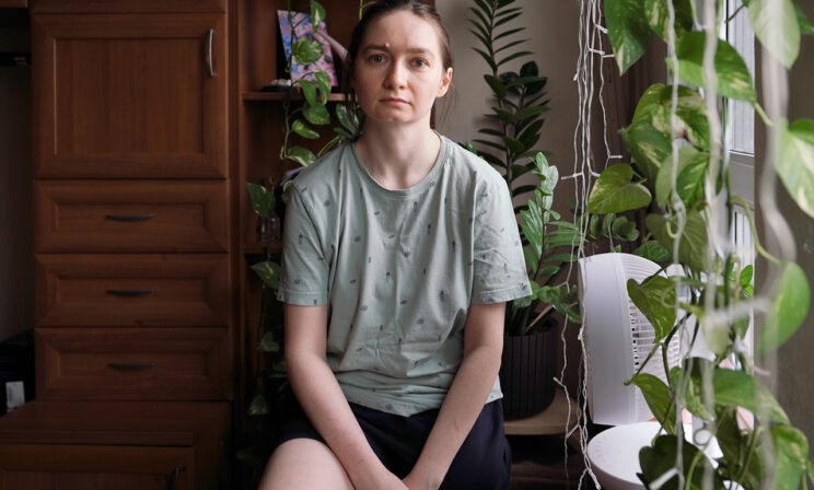«Уборщица в школе крикнула мне в спину: "Нам инвалиды не нужны». История Оксаны Демидовой