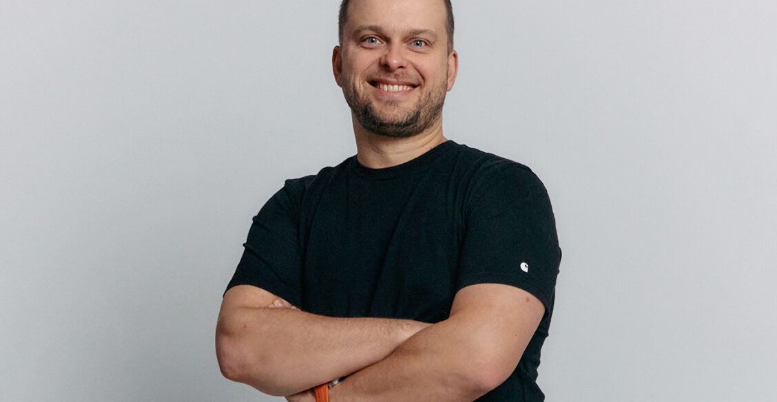 «Не сдавайте клеща в лабораторию». Сергей Бутрий — о том, что делать, если вас укусили