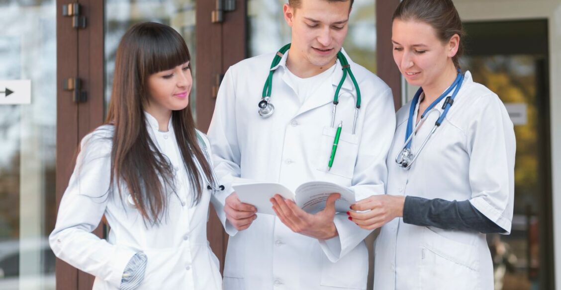 В этом году из медвузов России выпустятся 78 тысяч студентов