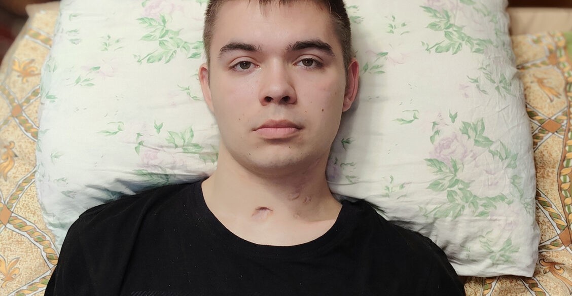 Кириллу хватило сил всплыть, но он сразу понял, что парализован