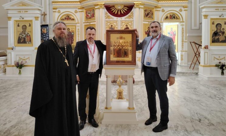 На ПМЭФ представили икону святых покровителей предпринимателей