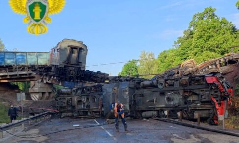 В Курской области сошли с рельсов тепловоз и три вагона, есть пострадавшие