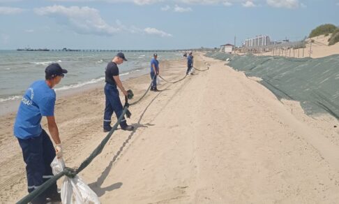 Минздрав Кубани предостерег туристов от посещения пляжей в Анапе