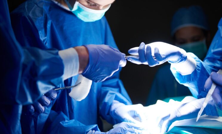 Новосибирские кардиохирурги достали "камень" из сердца трехмесячной девочки