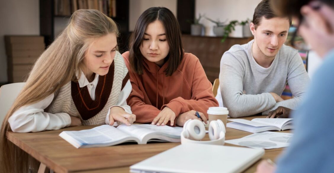 Минобрнауки пока не будет вводить обязательный ЕГЭ по истории