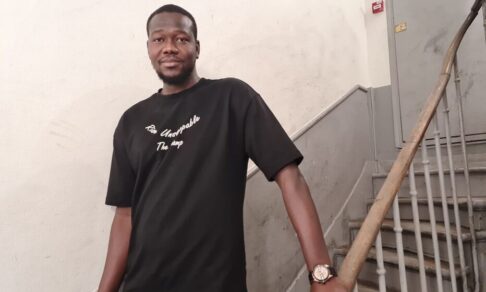 Француз  Фусейну Сиссе спас из огня двоих женщин и четверых детей, рискуя жизнью