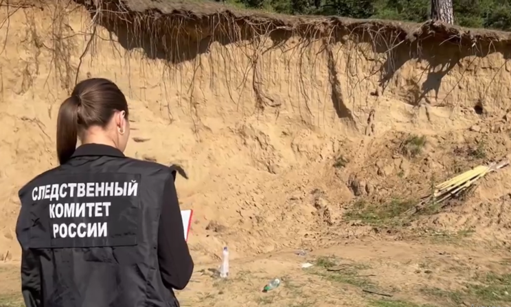 В Забайкалье двоих детей засыпало песком во время игр в карьере