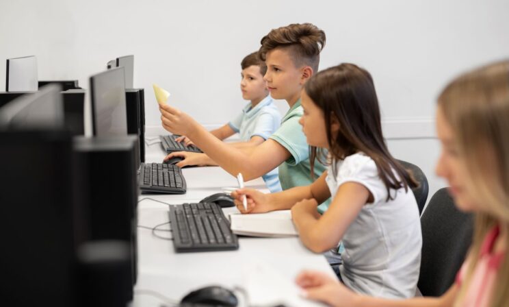 В российских школах могут появиться факультативы по искусственному интеллекту