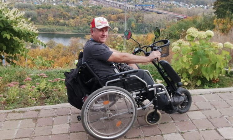 «Взял напрокат электроприставку для коляски — и все изменилось». Константин Заречкин