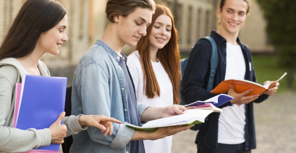 В российских вузах введут обязательный перечень предметов