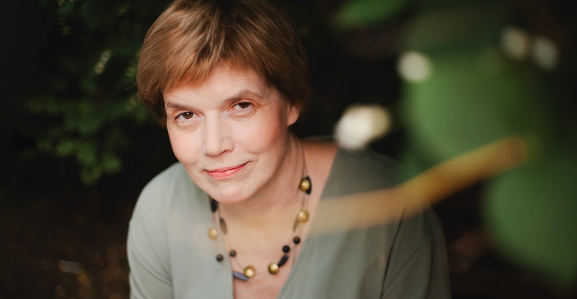 «Мечтаю написать книгу про то, как не стареть». Интервью с Майей Кучерской