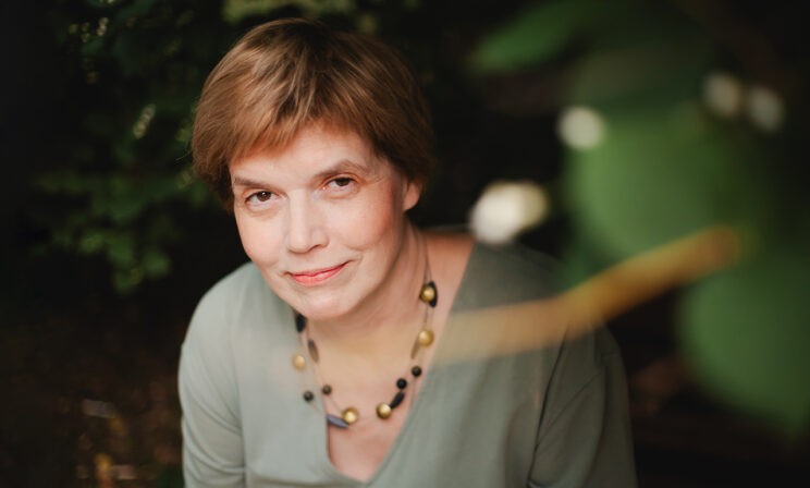 «Мечтаю написать книгу про то, как не стареть». Интервью с Майей Кучерской