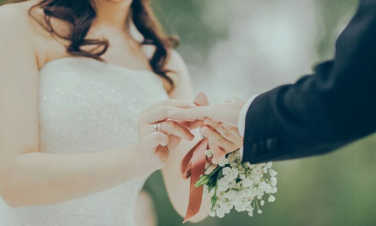 В России невесты и женихи стали старше на три года