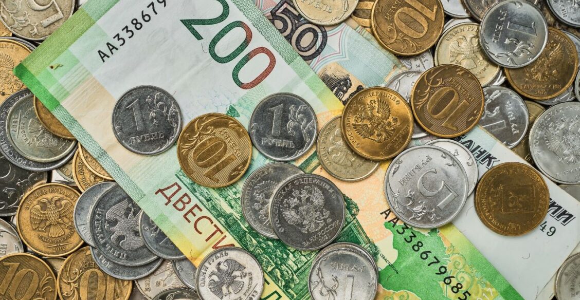 МРОТ в России планируют поднять до 27 тысяч рублей