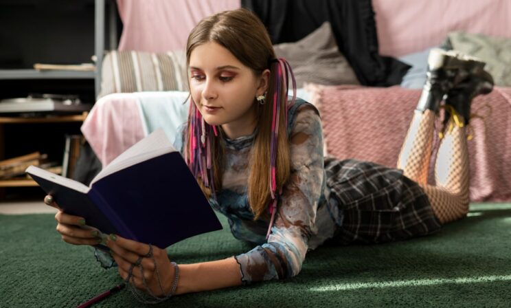 Подростки в России предпочитают книги на тему финансов, учебы и отношений