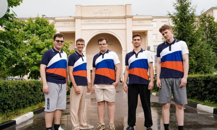 Школьники из России выиграли пять медалей на Международной олимпиаде по физике