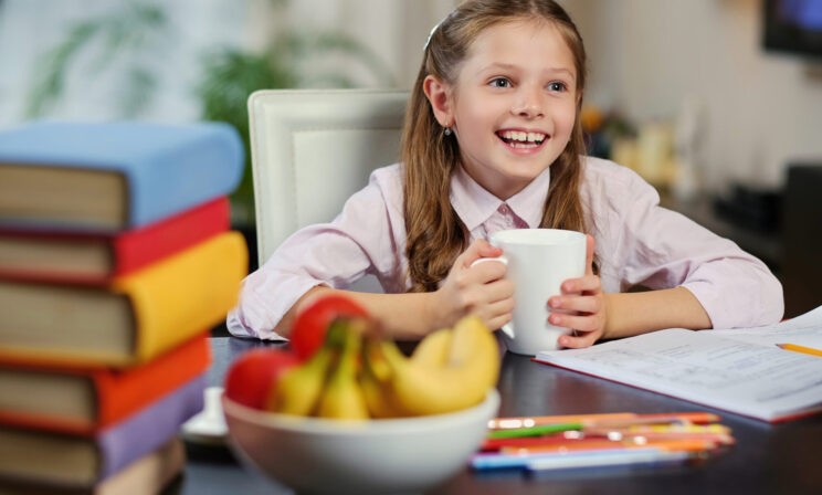 «Ваня уже читает, а ты?» 10 игр, которые подготовят ребенка к 1-му классу