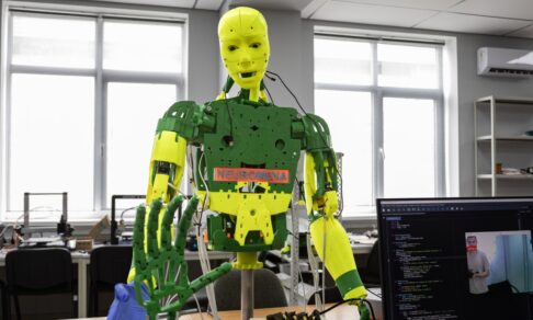 Ученые из ЮФУ создали человекоподобного робота с «чувствительными» руками