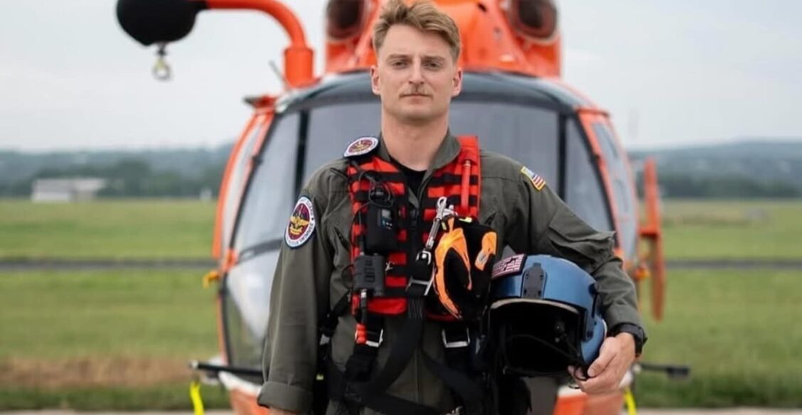 «Дети были в пижамах, мокрые, напуганные». В Техасе спасатель вывел из лагеря 165 человек