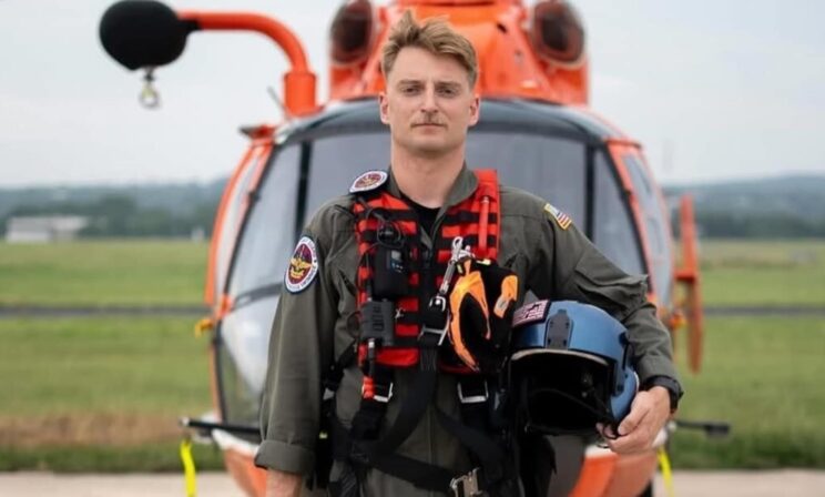 «Дети были в пижамах, мокрые, напуганные». В Техасе спасатель вывел из лагеря 165 человек