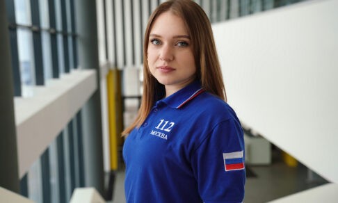 «Девушка позвонила на 112 и говорила как бы с подругой». Оператор – о звонках, в которых надо распознать опасность