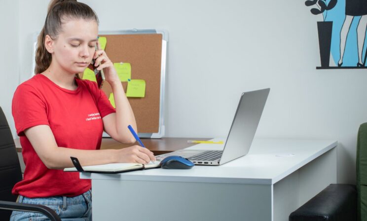 В России в шесть раз выросло число интернет-мошенничеств с использованием детей