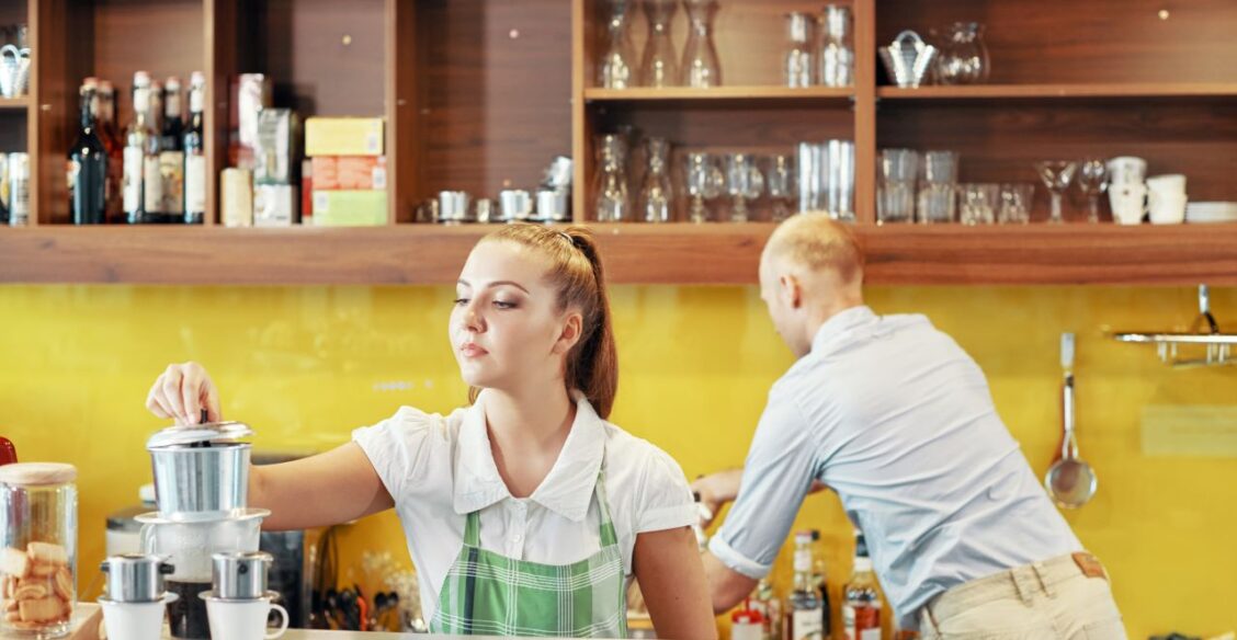 Российские работодатели удвоили число вакансий для школьников в 2025 году