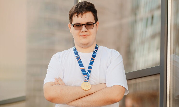 «Топ-10 в мире — тоже много значит». Михаил Аронов — о победе на международной олимпиаде по физике