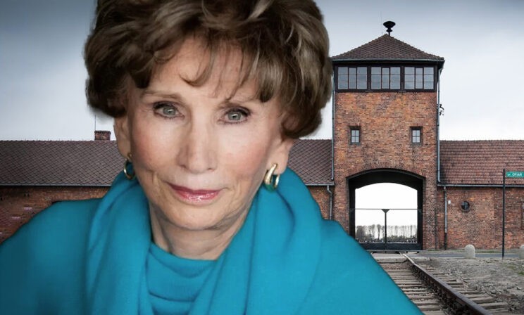 «Нас освободят к Рождеству», — сказала Анна. Но Аушвицу оставался еще месяц