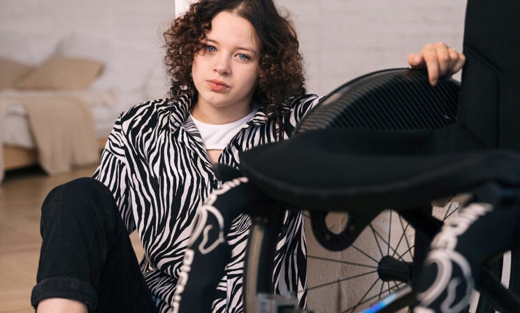 Алина помахала сыну рукой из окна 4-го этажа, не удержала равновесия и упала вниз