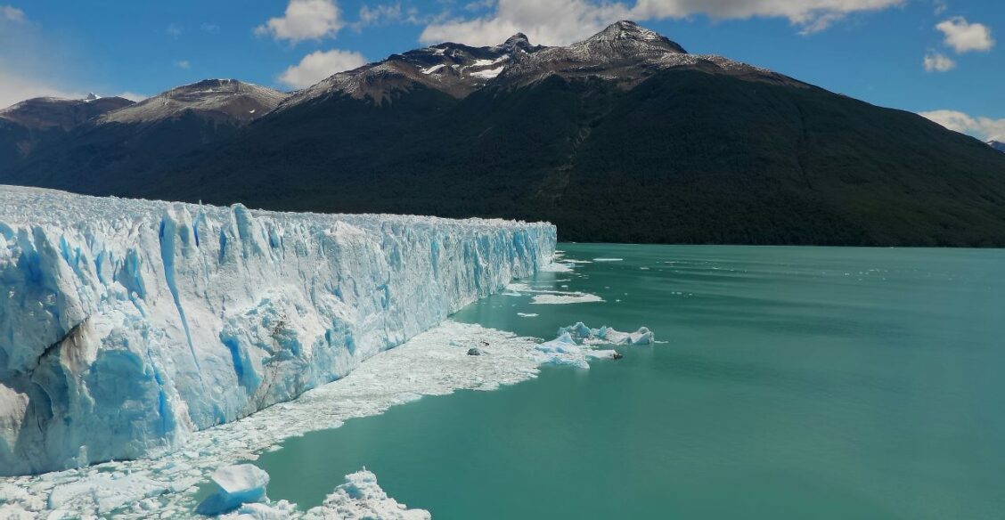 Россияне завоевали 15 медалей в первый день Кубка мира по зимнему плаванию