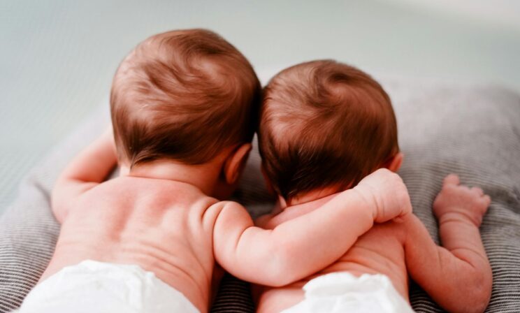 РАН предложила увеличить декретные выплаты для улучшения демографии