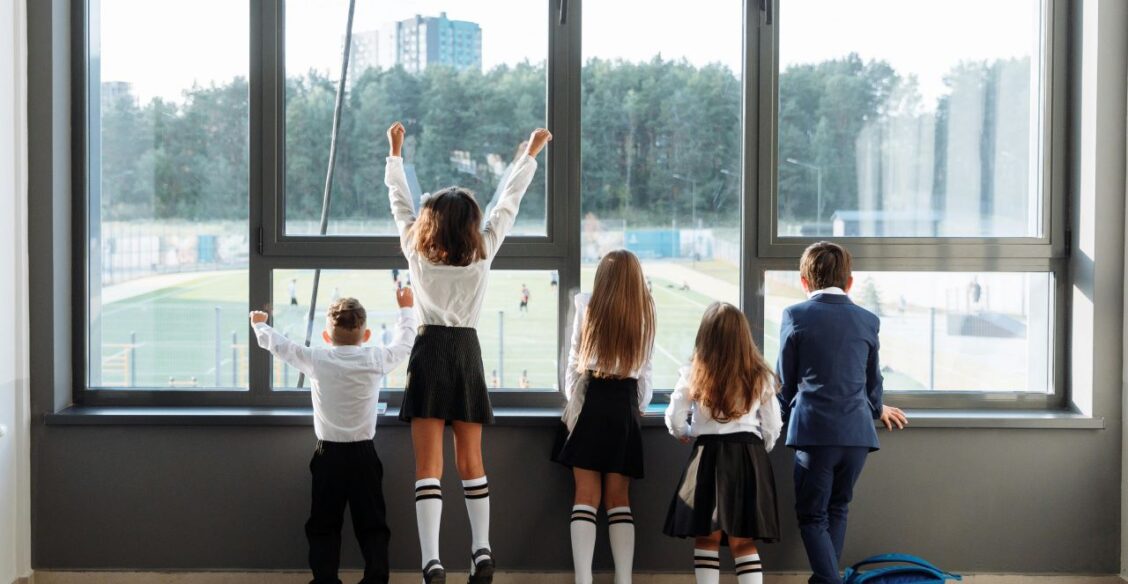 Опрос: треть россиян выступает за единую школьную форму