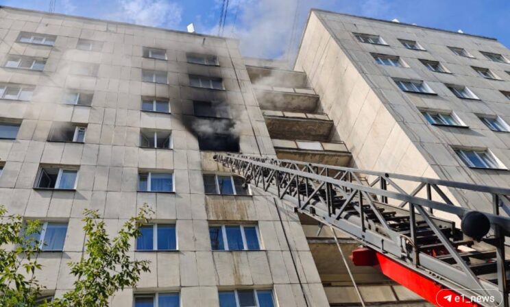 В Екатеринбурге подростки спасли четверых детей во время пожара в общежитии