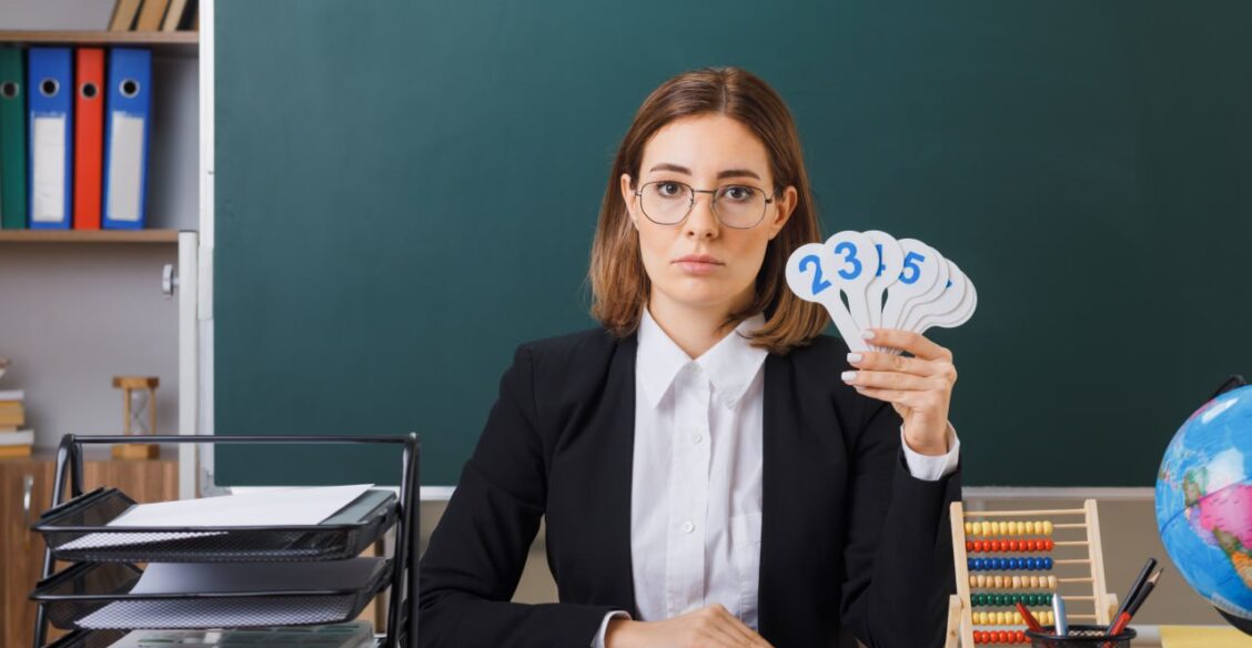 В России создадут комиссии по защите чести и достоинства учителей